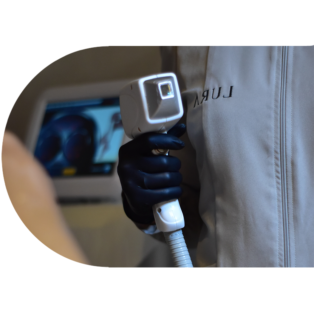 Num único disparo, combinamos diferentes comprimentos de onda para atuar em várias profundidades do folículo, garantindo eficácia e segurança para diferentes tipos de pele e pelo.