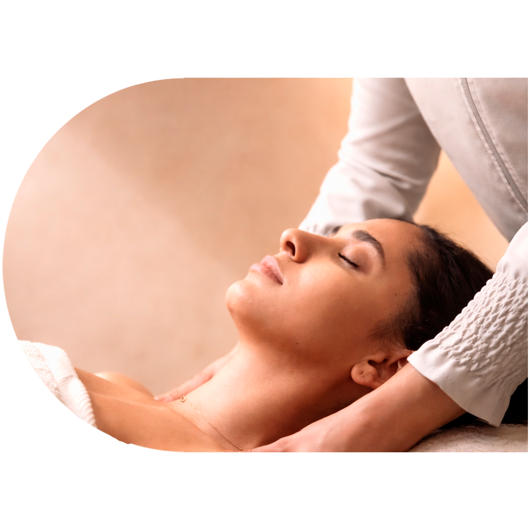 Massagem indicada para proporcionar relaxamento profundo e bem-estar, ajudando a acalmar o corpo e a mente.